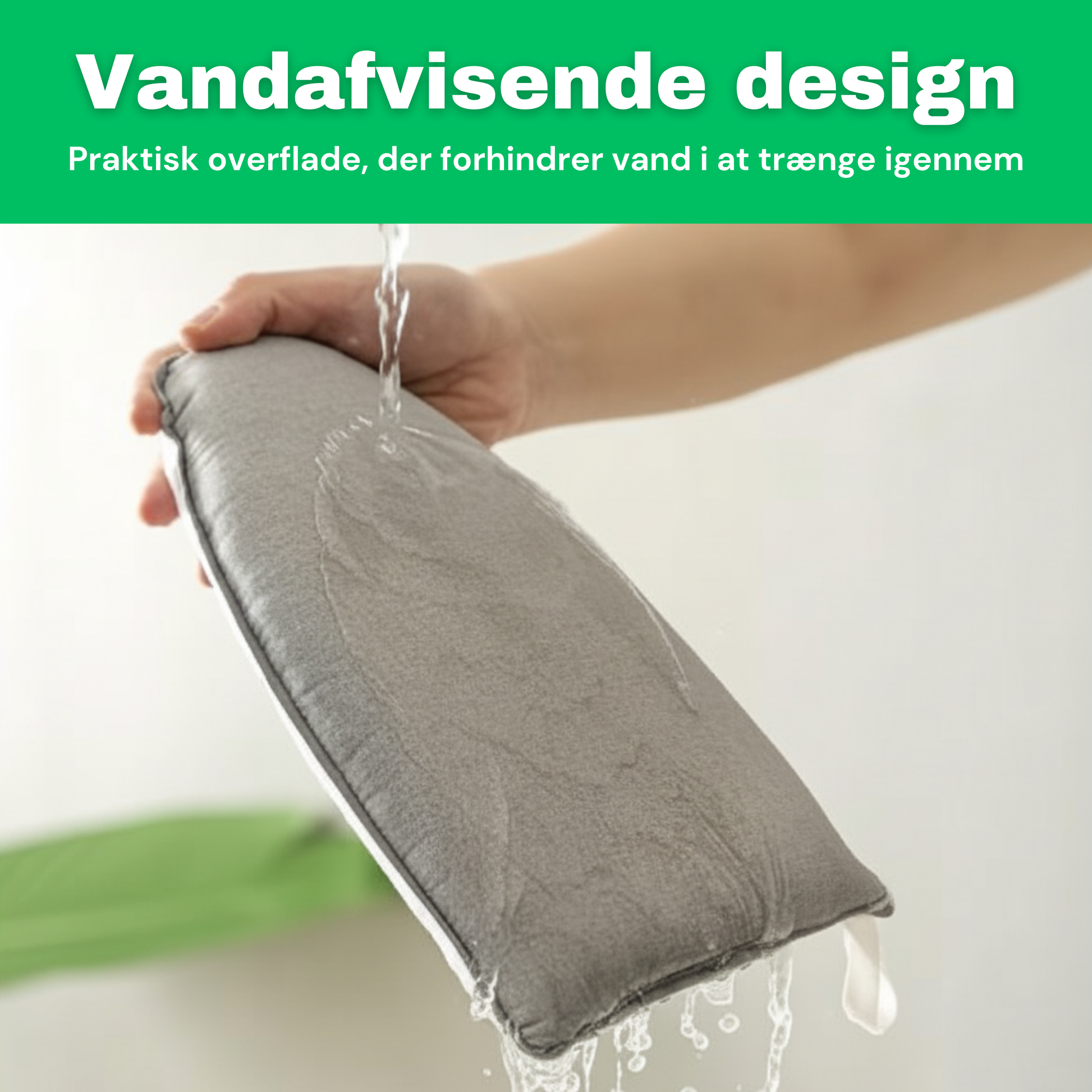 Strygehandske til Steamy™ tøjdamper – set i brug